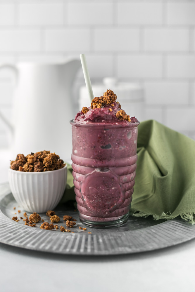 https://chompingatthepic.com/wp-content/uploads/2021/05/acai-berry-smoothie-blog-2.jpg